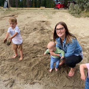 Meet your Posher, Analisha